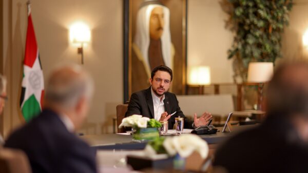 ولي العهد يؤكد ضرورة تسريع تطوير التشريعات الداعمة للمشاريع الناشئة