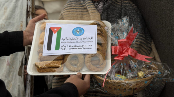 الحملة الأردنية و”الخيرية الهاشمية” تنفذان فعالية للعيد ويوم الأم في غزة