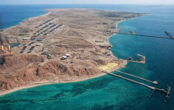 “الجزيرة المحرّمة”.. معلومات هامة عن جزيرة “خرج” الإيرانية