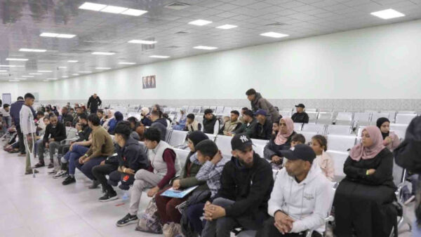 الجيش يجلي الدفعة 26 من أطفال غزة المرضى للعلاج في المملكة