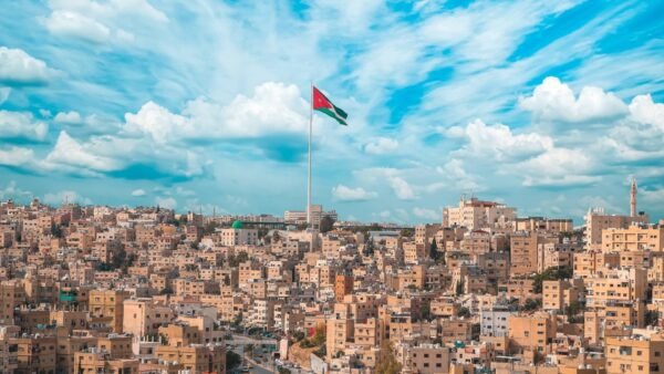 طقس لطيف اليوم والحرارة 25 درجة اليوم