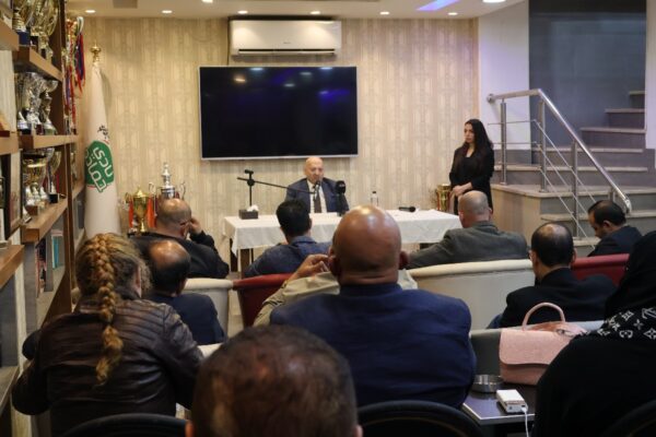 “حمادة” يكرم إعلاميين.. “نعول على انتعاش السياحة قريبا”