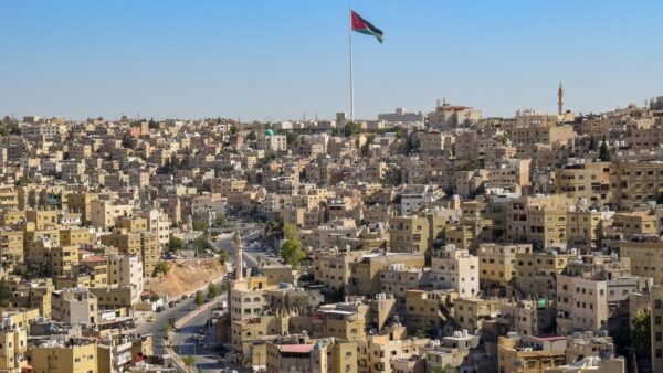 أجواء معتدلة اليوم والحرارة في عمان 28 درجة