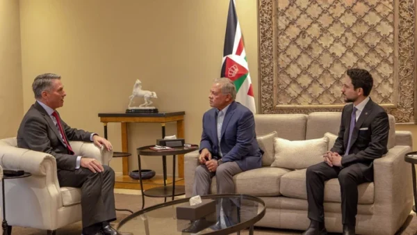 الملك يستقبل وزير الدفاع الأسترالي