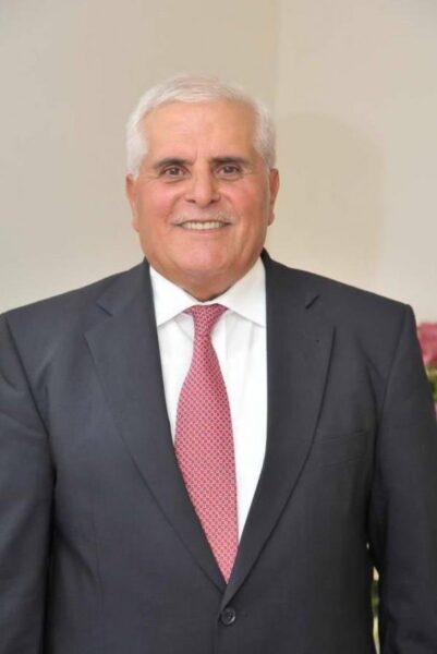 الخارجية تنعى السفير الأسبق عيسى ناصر أيوب