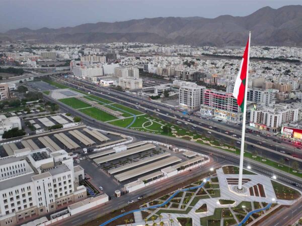 واشنطن تهدد بفرض عقوبات على سلطنة عُمان