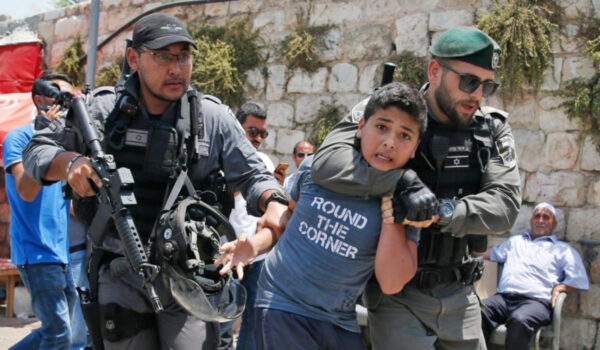 الاحتلال يعتقل 15 فلسطينيا بالضفة الغربية