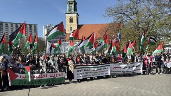 آلاف المتظاهرين في برلين يطالبون بوقف الحرب على غزة