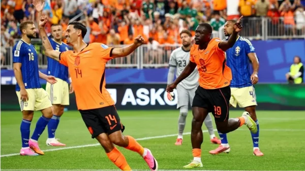 هولندا تكتسح السويد بخماسية في كأس العالم