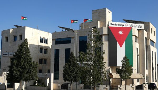 “الاستثمار” توضح حول عدول مستثمر عن نقل 3 مصانع إلى الأردن