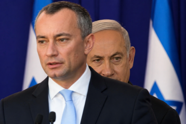 الكرة في ملعب الوسطاء.. ونتنياهو يختبئ خلف ملادينوف