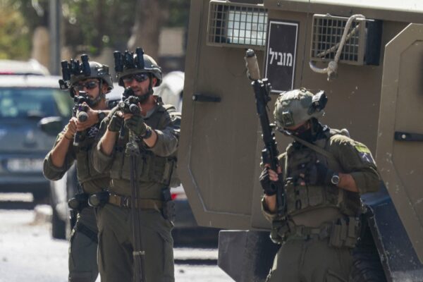 انتقاماً من بلدة تل.. الاحتلال يعتقل 80 فلسطينياً بينهم أسرى محررون