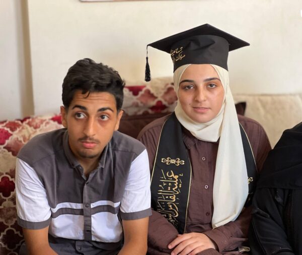 طلبة غزة يحتفلون بالثانوية بعد 3 سنوات من حرب الإبادة الإسرائيلية