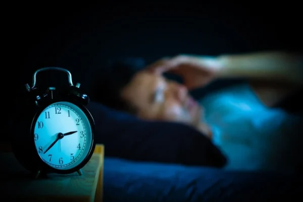 لماذا نشعر بالتعب ولا ننام؟.. عليك بتقنية “النية المتناقضة”